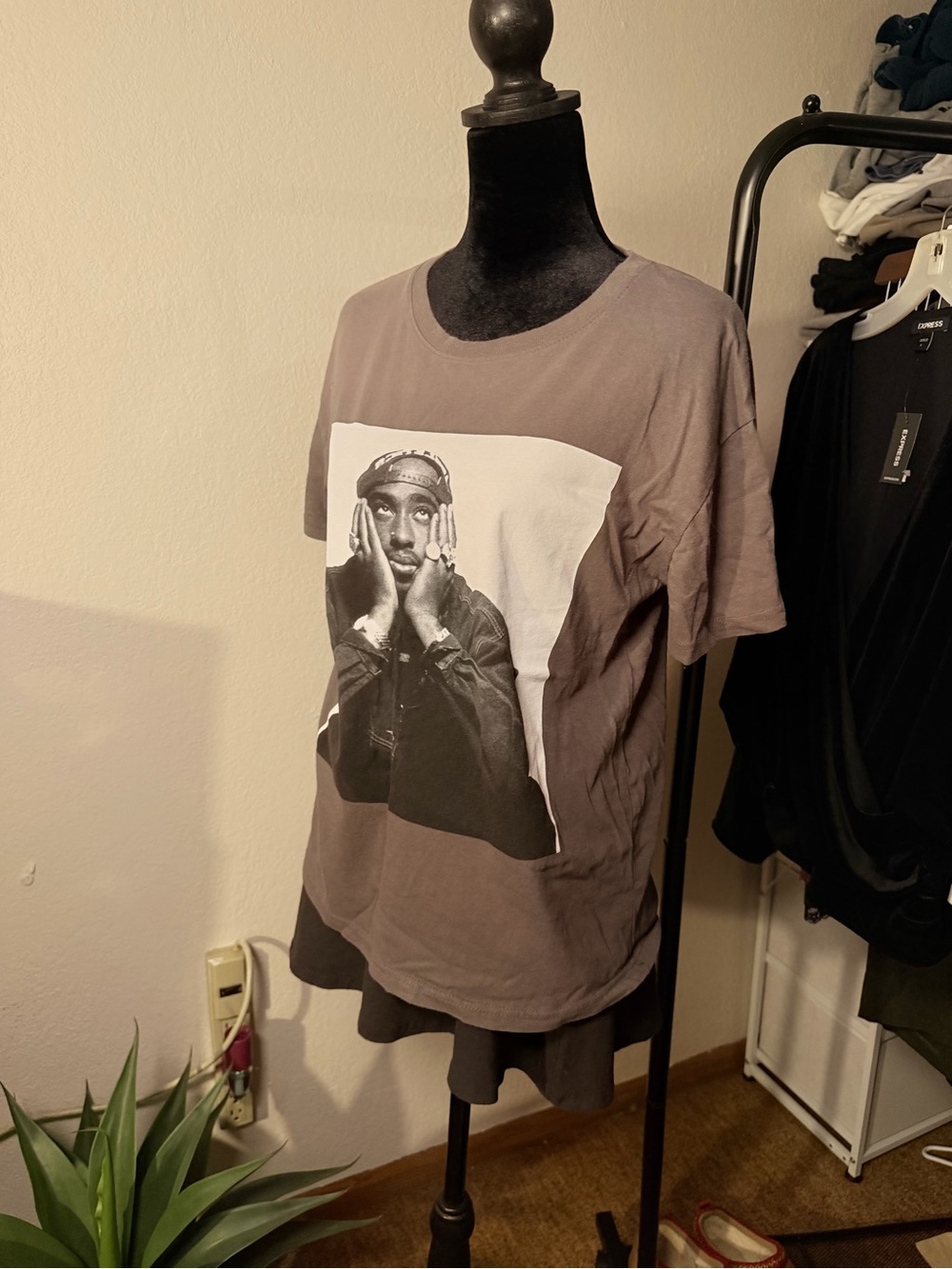 Gray 2pac graphic tshirt